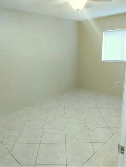 Building Photo - 3001 S Pines Dr