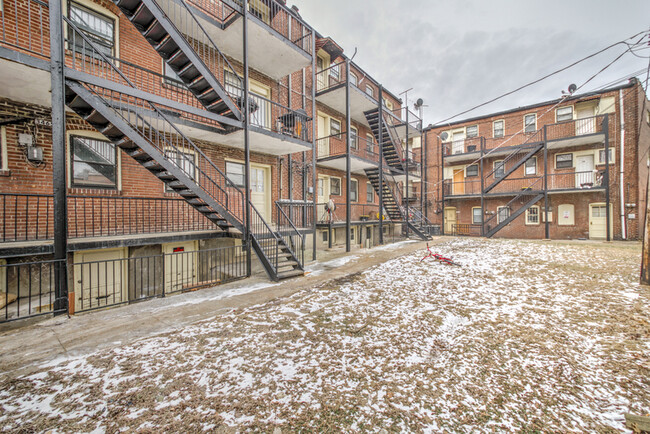 Building Photo - 4062 South Grand Boulevard - 2S