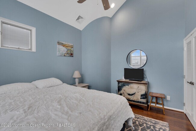 Building Photo - 3608 Ocean Terrace