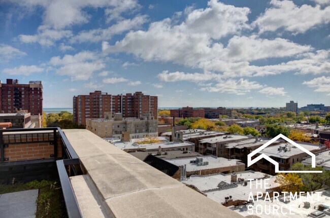 Building Photo - 5009 N Sheridan Rd