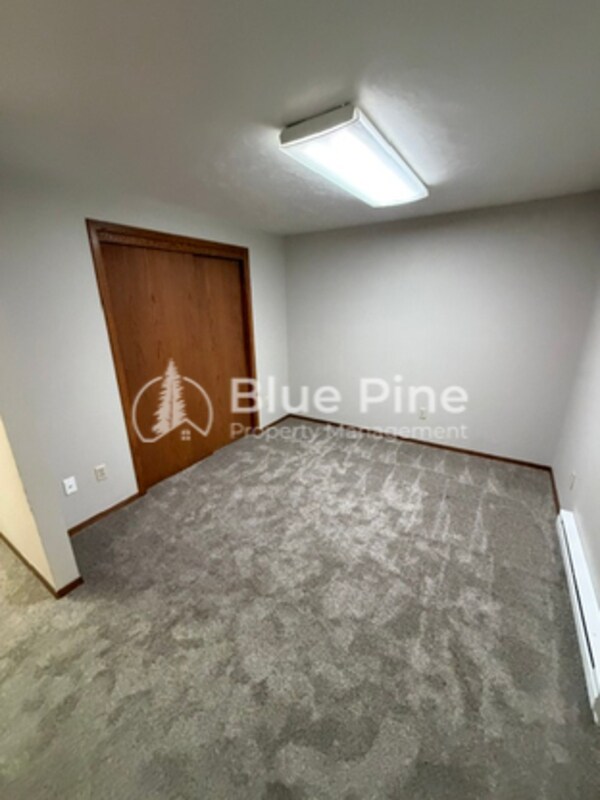 Building Photo - 648 Buckboard Ln