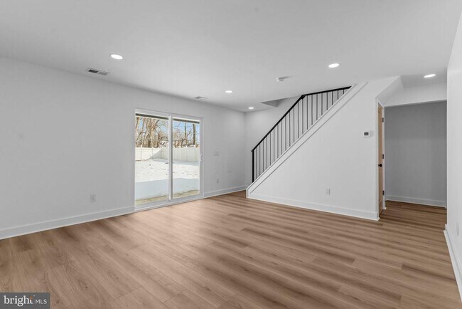 Building Photo - 139 Ivy Hill Rd