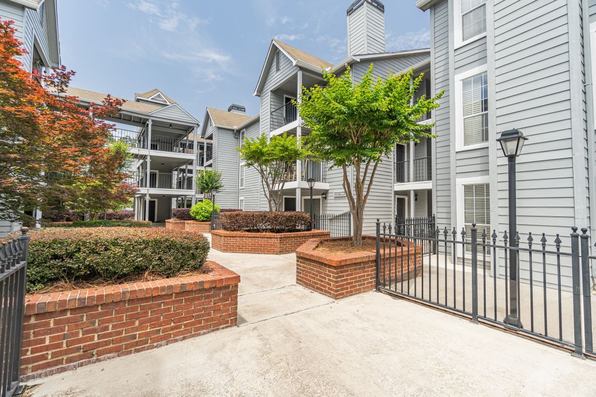 Building Photo - 547 Granville Ct