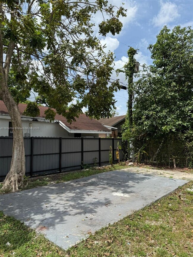 Building Photo - 740 NW 100th St