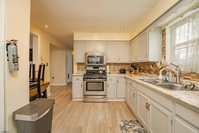 Building Photo - 545 N Connecticut Ave