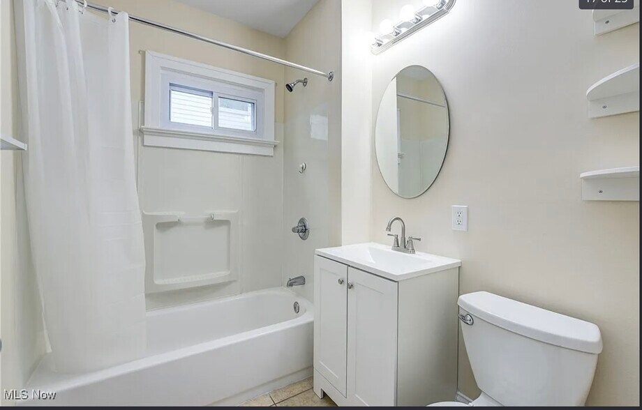 Building Photo - 2085 Chesterland Ave