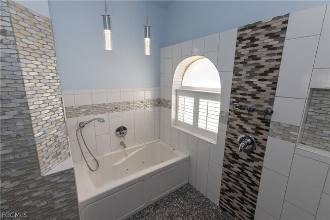 Building Photo - 7500 Cameron Cir