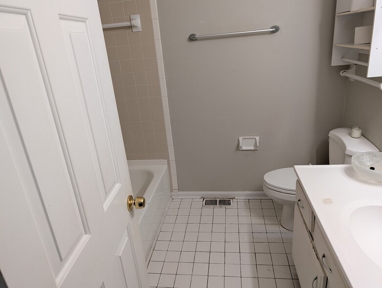 Building Photo - 3925 Westlawn Pl