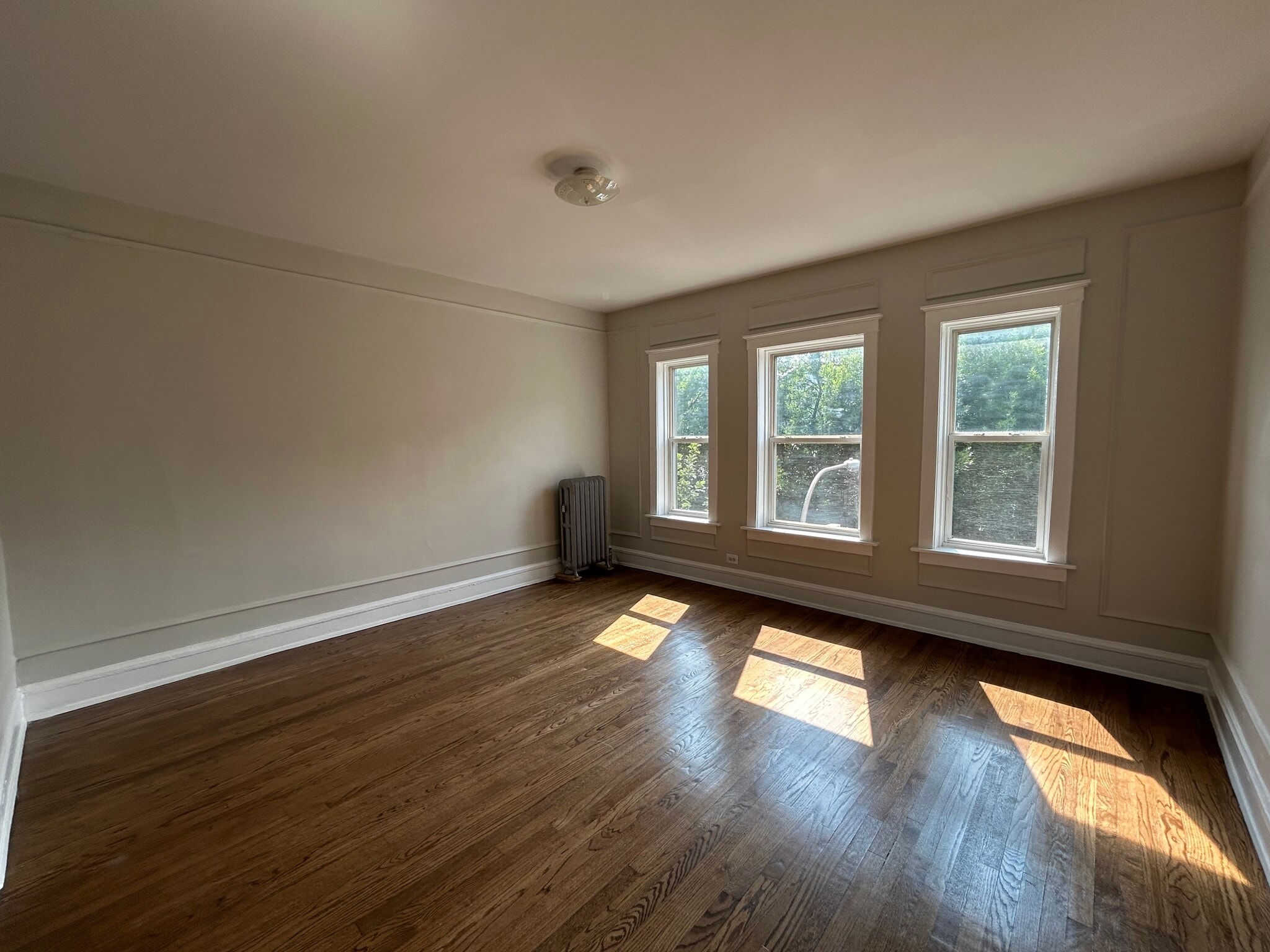 Building Photo - 2661 N Spaulding Ave