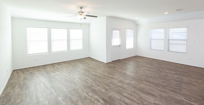 Building Photo - 1003 Honey Locust Wy