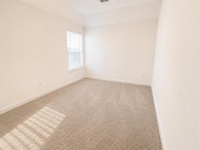 Building Photo - 116 Hartson Dr