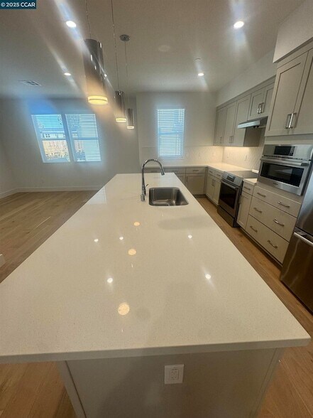 Building Photo - 5601 Linen Ct