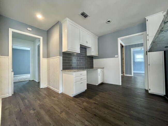 Building Photo - 4205 41st St