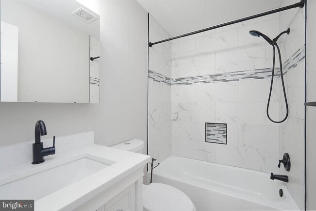 Building Photo - 20527 Shadyside Way