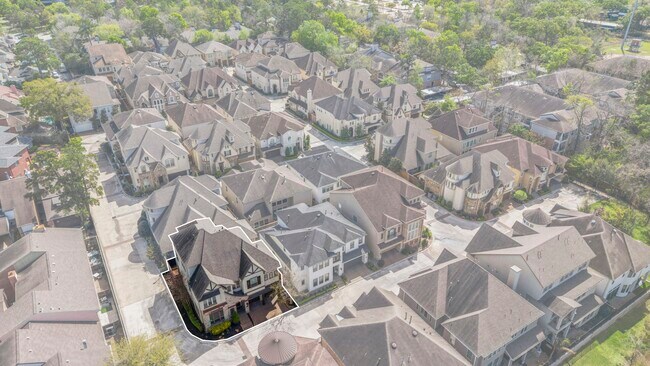 Building Photo - 622 Pink Azalea Trail