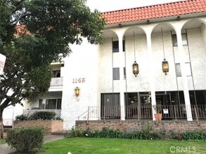 Building Photo - 1146 E Lexington Dr