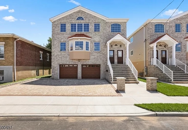 Primary Photo - 26 Irving Pl