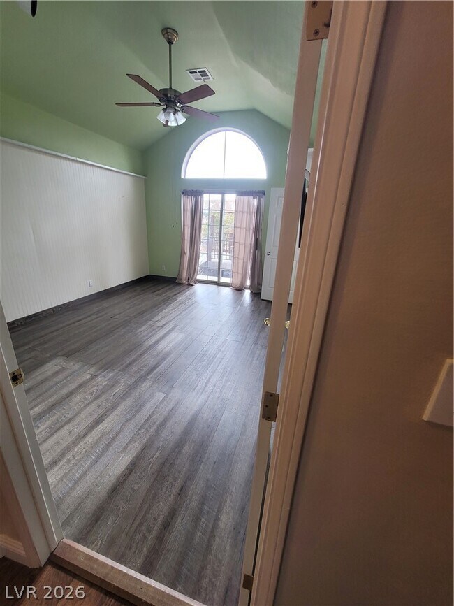 Building Photo - 1951 Jim Haworth