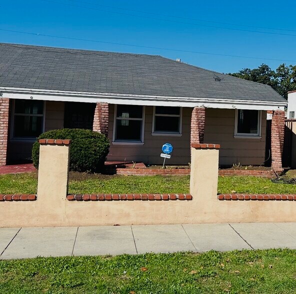 Building Photo - 2629 Baltic Ave