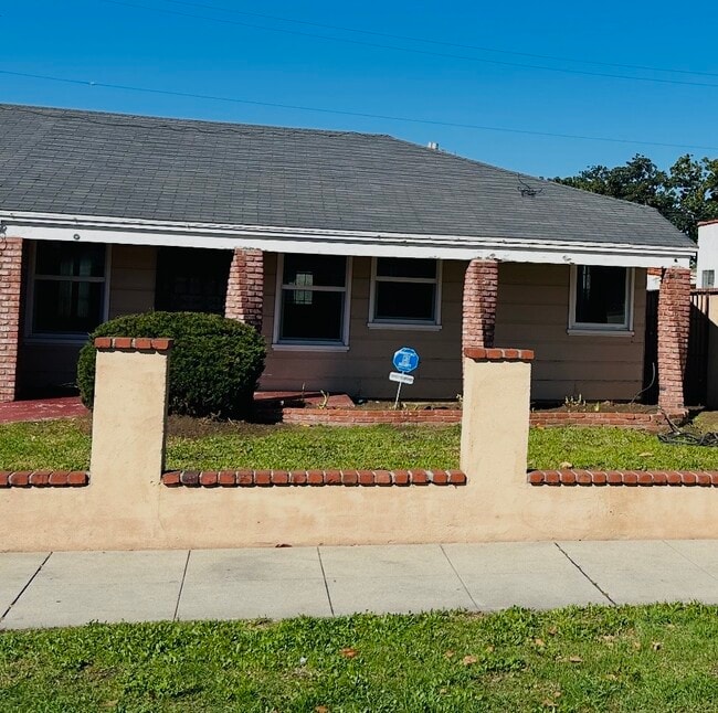 Building Photo - 2629 Baltic Ave
