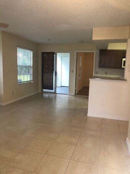 Building Photo - 11582 Westwood Blvd