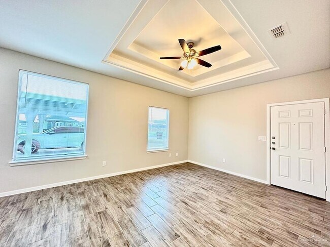 Building Photo - 1408 S Yankton St