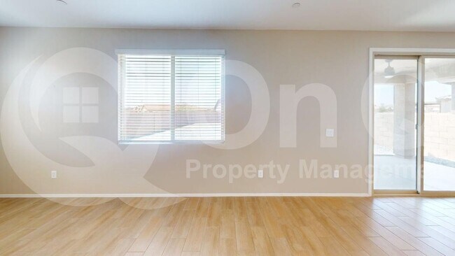 Building Photo - 10587 W Chadwick Dr