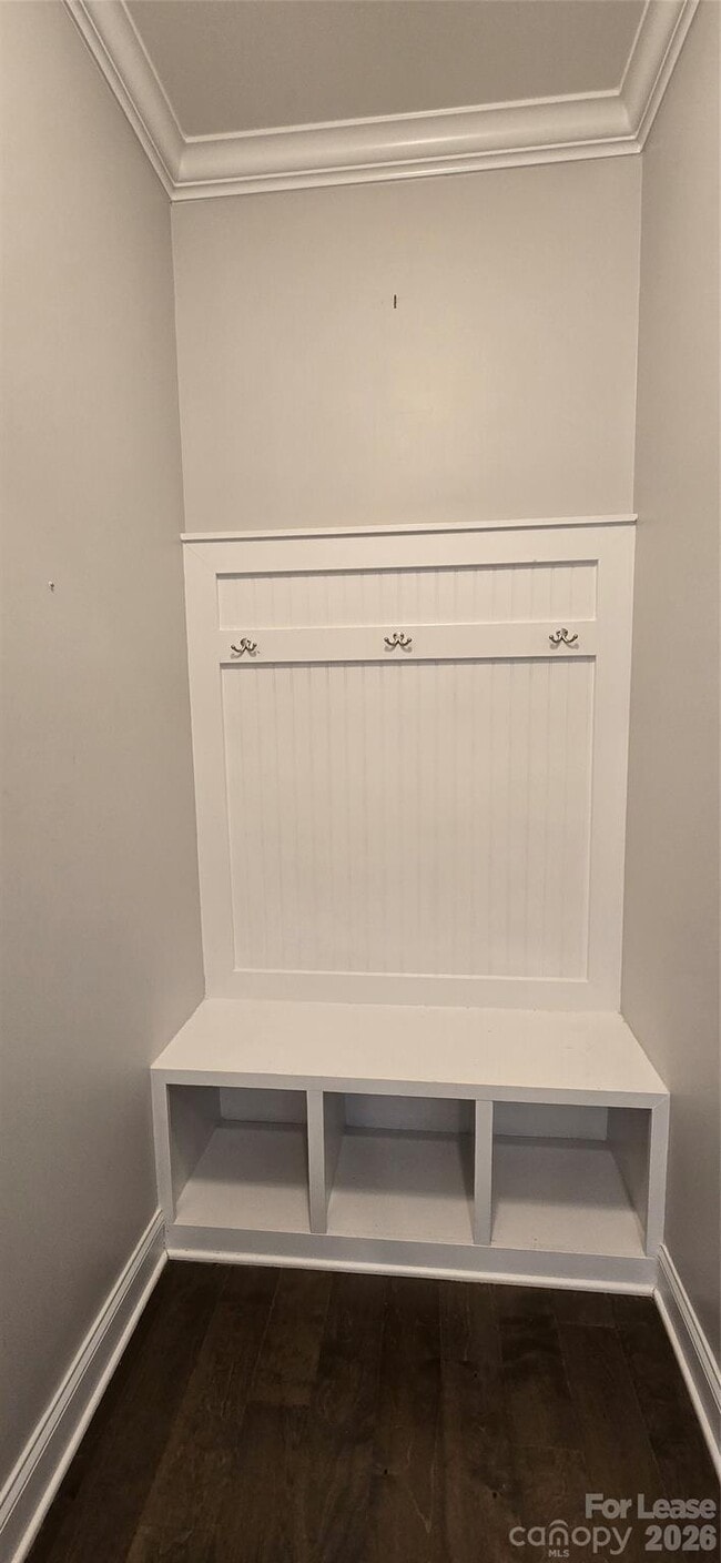 Building Photo - 990 Pennington Dr