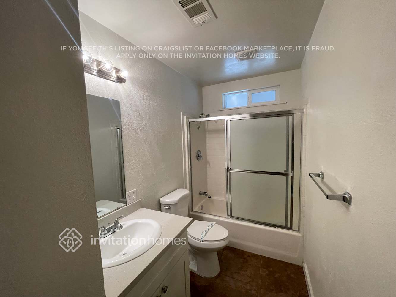 Building Photo - 1878 Southwood Dr