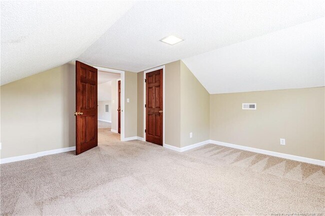 Building Photo - 329 Eddies Ln