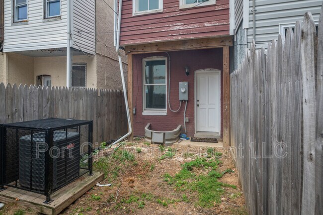 Building Photo - 1433 E Federal St