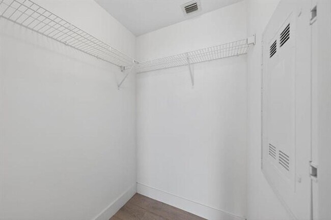 Building Photo - 501 NE 31st St