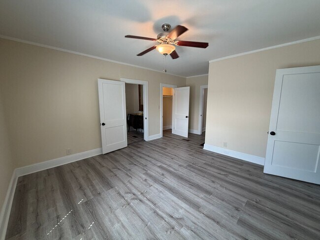 Building Photo - 107 Screven St