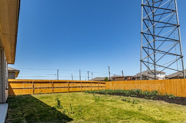Building Photo - 466 Orion Dr