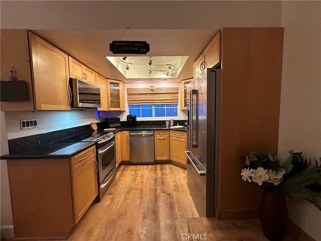 Building Photo - 2217 Vanderbilt Ln