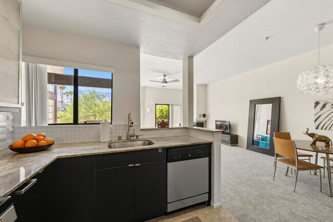 Building Photo - 2601 S Broadmoor Dr