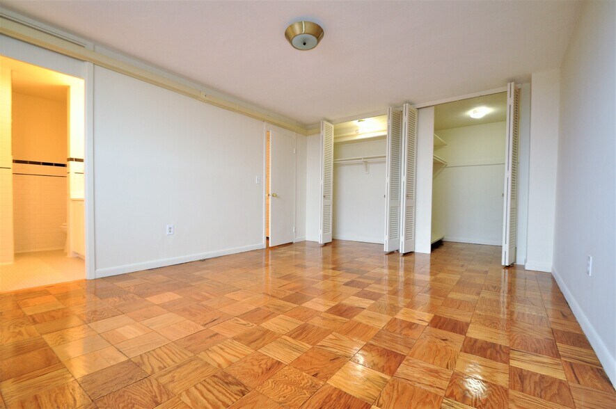 Building Photo - 86 Monmouth St
