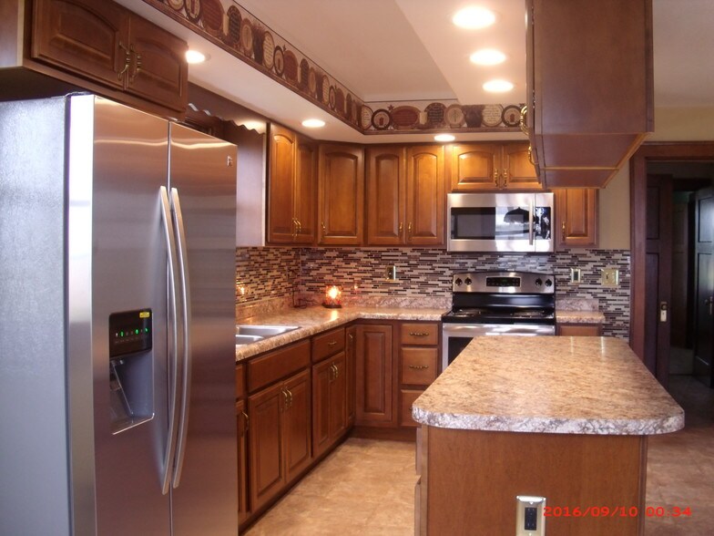 Building Photo - 12372 Stony Hollow Rd