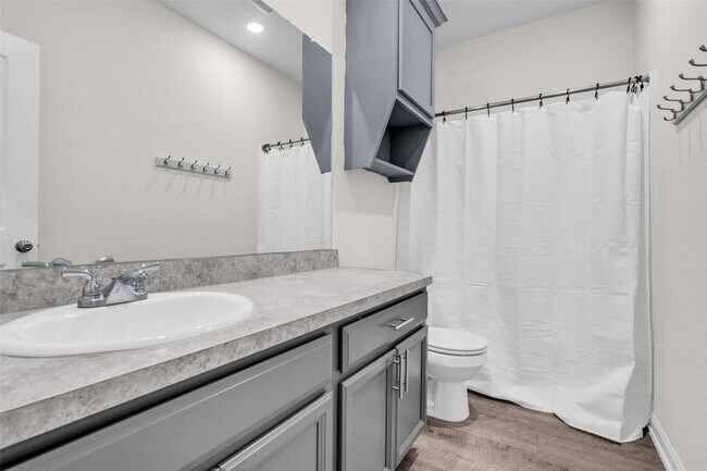 Building Photo - 14211 Grand Hls Dr