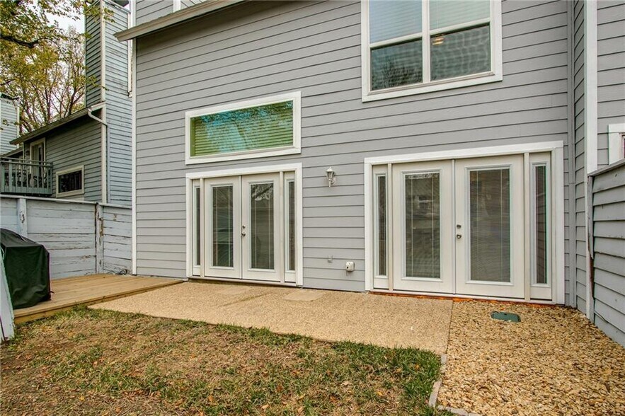 French doors at rear - 631 Cimarron Trl