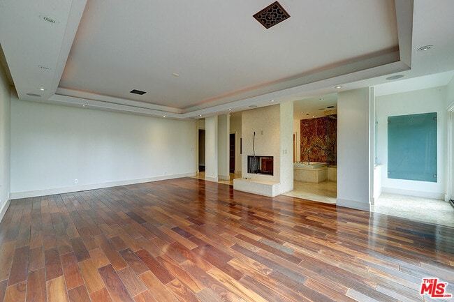 Building Photo - 209 S Anita Ave