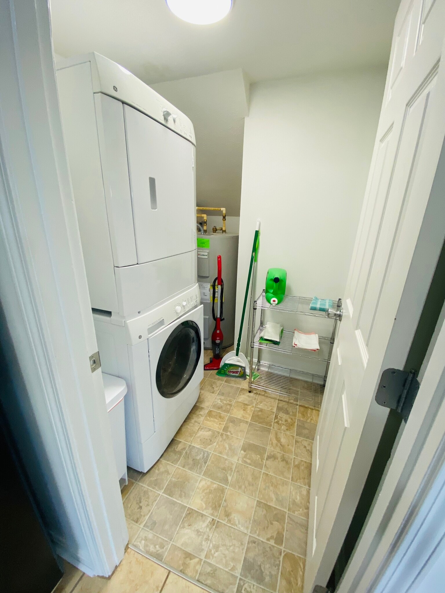 Laundry room - 4860 Westport Rd