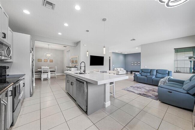 Building Photo - 15406 Goldfinch Cir