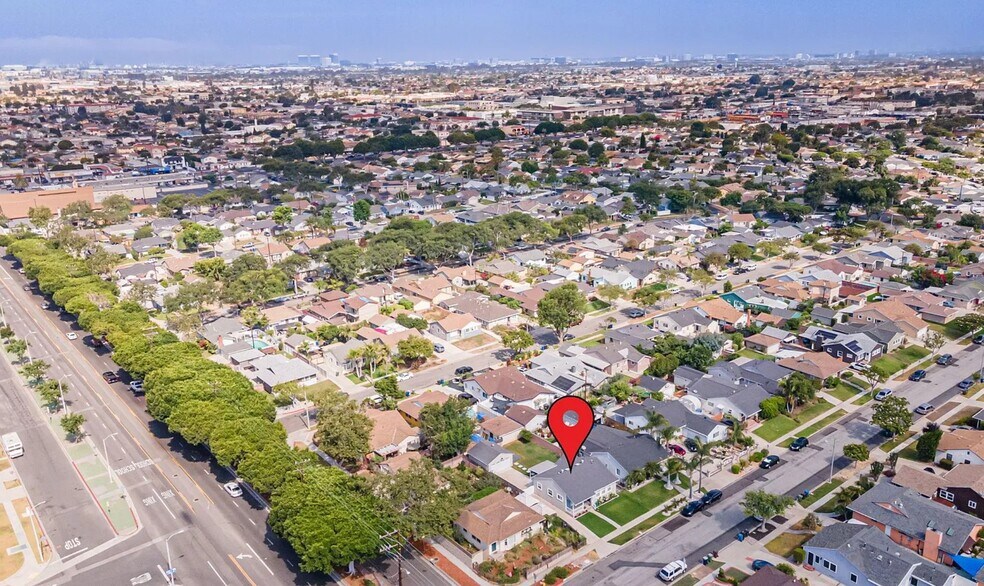 Building Photo - 15017 Bodger Ave