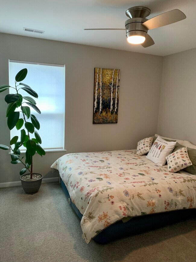 Building Photo - 104 Emerald Dr