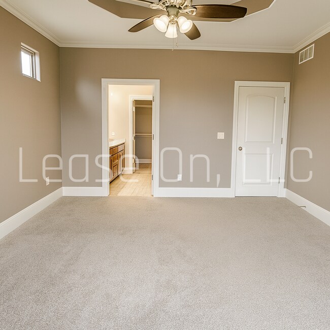 Building Photo - 7453/57 Summerside