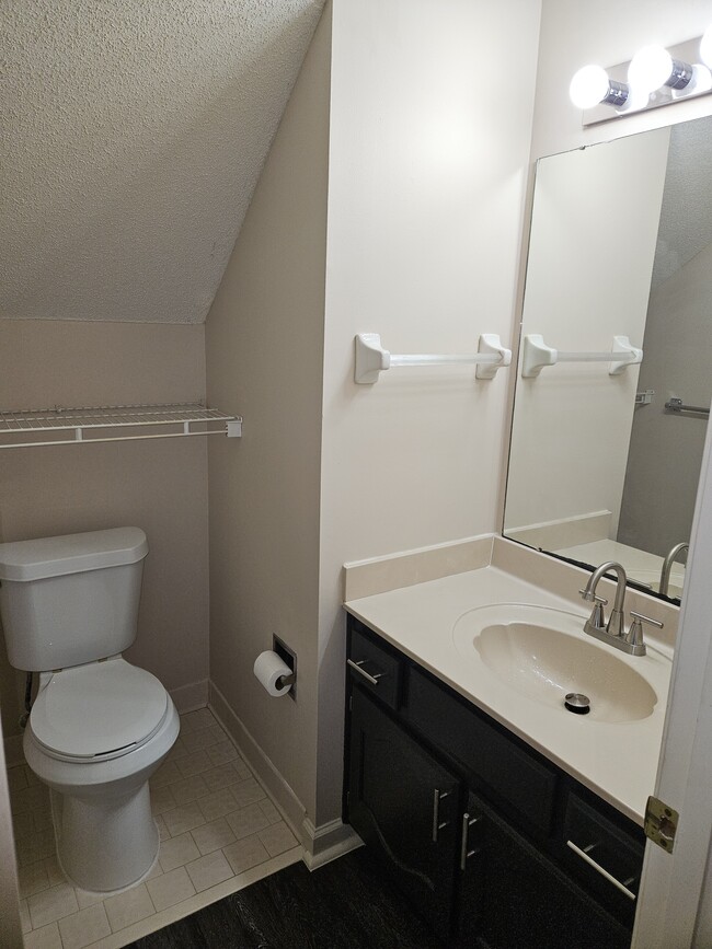 Building Photo - 1841 Dewars Cove N