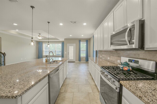 Building Photo - 9651 Thimbleweed Dr