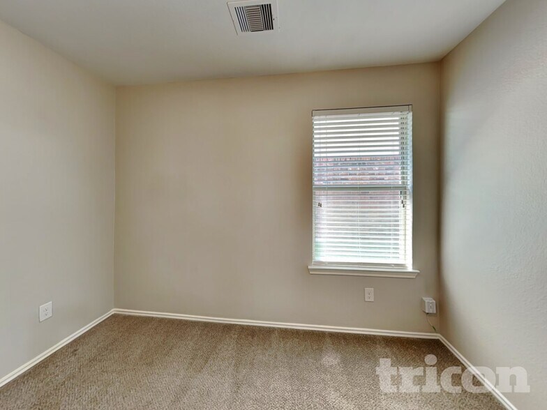 Building Photo - 23319 Dukes Run Dr