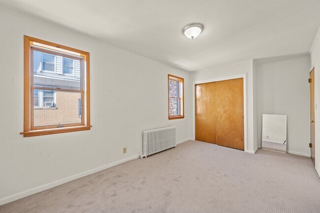 Building Photo - 72 W 33rd St